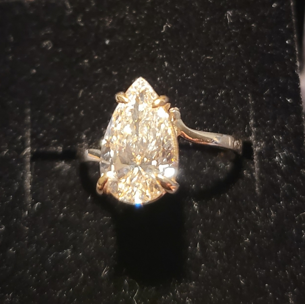 IGI Certified Pear Lab Grown Diamond 14k Gold Ring